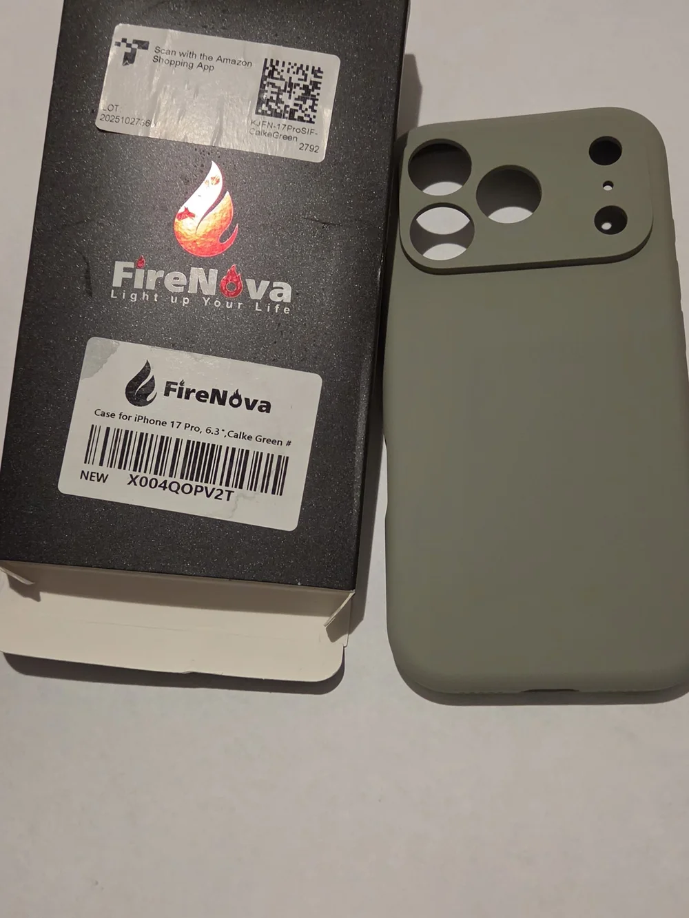 Cake Green Silicone Case for iPhone 17 Pro 6.3